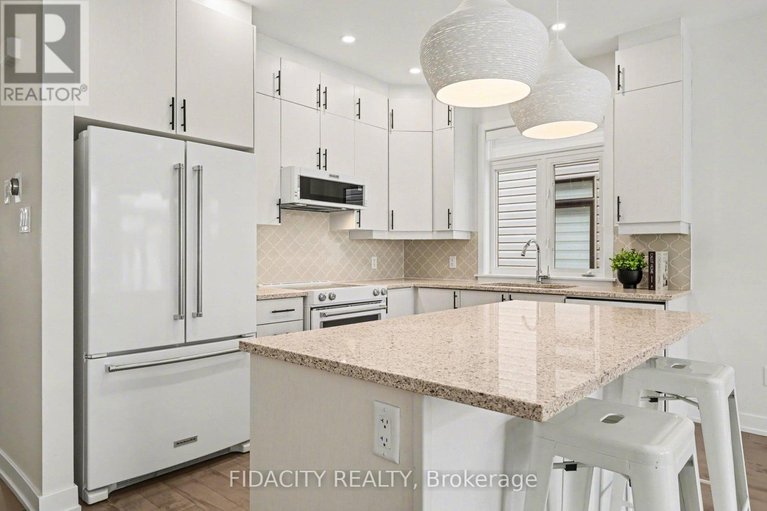 29629373/565-bobolink-ridge/stittsville-south/ottawa/ontario/K2S2P4_11