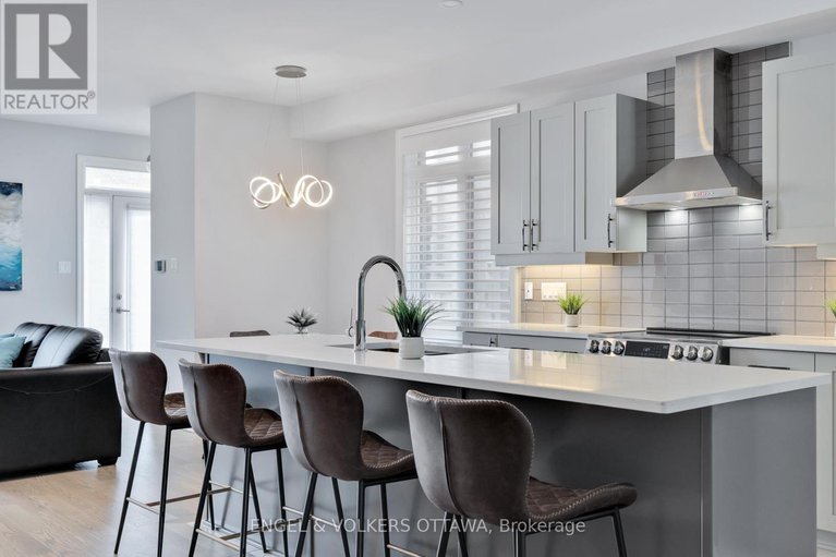 28377095/624-mikinak-road/cfb-rockcliffe-and-area/ottawa/ontario/K1K3X7_12