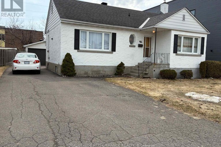 29462518/456-blake-boulevard/vanier/ottawa/ontario/K1K1B1_1