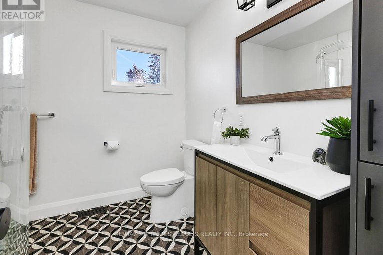 28386152/23-tunis-avenue/carlington/ottawa/ontario/K1Z7R6_36