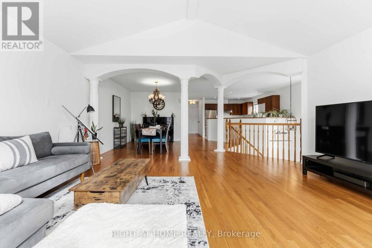 29403444/4-castle-glen-crescent/glencairnhazeldean/ottawa/ontario/K2L4H1_6