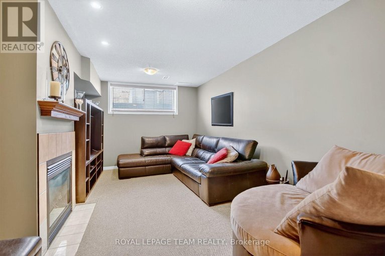 29560195/317-copperfield-crescent/cedargrovefraserdale/ottawa/ontario/K2J0L2_27