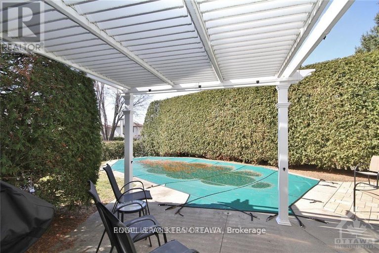 29373650/29-valley-ridge-street/borden-farmstewart-farmcarleton-heightsparkwood-hills/ottawa/ontario/K2E7W3_50