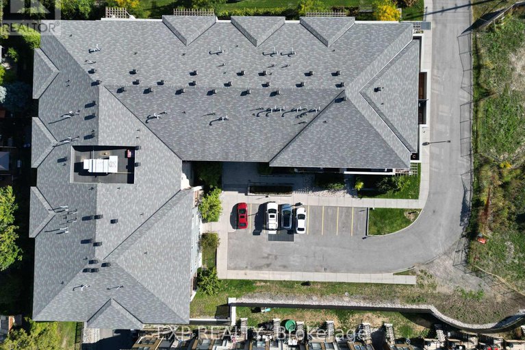 29099861/108-2785-baseline-road/redwood-park/ottawa/ontario/K2H0B7_39