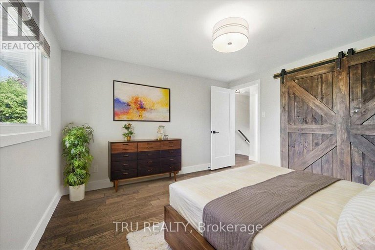 28427630/2114-balharrie-avenue/hawthorne-meadows/ottawa/ontario/K1G1G5_13