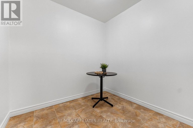 28969114/49-1250-mcwatters-road/queensway-terrace-southridgeview/ottawa/ontario/K2C3P5_19