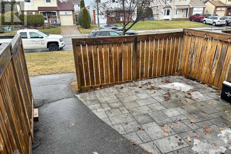 29660871/201-1835-marsala-crescent/fallingbrookpineridge/ottawa/ontario/K4A2E5_28