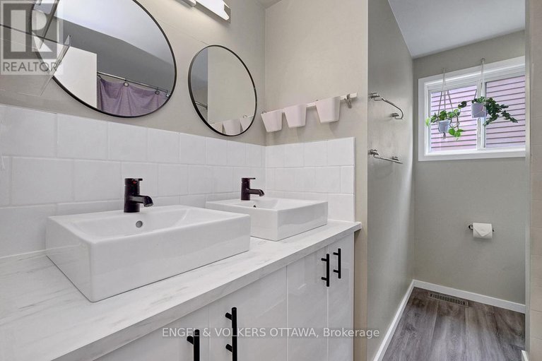 28587086/30-sovereign-avenue/craig-henrywoodvale/ottawa/ontario/K2G4W7_26