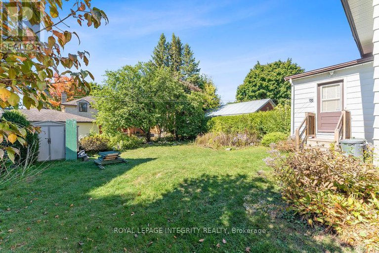 28943384/472-edison-avenue/mckellarhighland/ottawa/ontario/K2A1T9_7