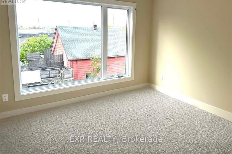 29112103/a-b-27-omeara-street/hintonburg/ottawa/ontario/K1Y2S8_9