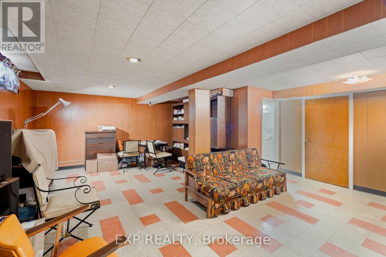 29114115/1233-meadowlands-drive-e/city-viewskylinefisher-heightsparkwood-hills/ottawa/ontario/K2E6K2_32