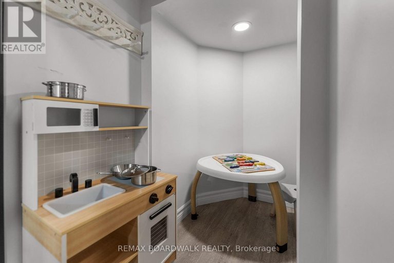 29594832/179-equitation-circle/goulbourn-twp-from-franktown-rdsouth-to-rideau/ottawa/ontario/K2V0H2_28