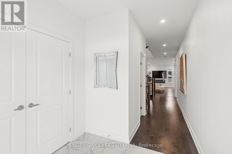 28973676/1047-hydrangea-avenue/riverside-southgloucester-glen/ottawa/ontario/K4M0L5_4
