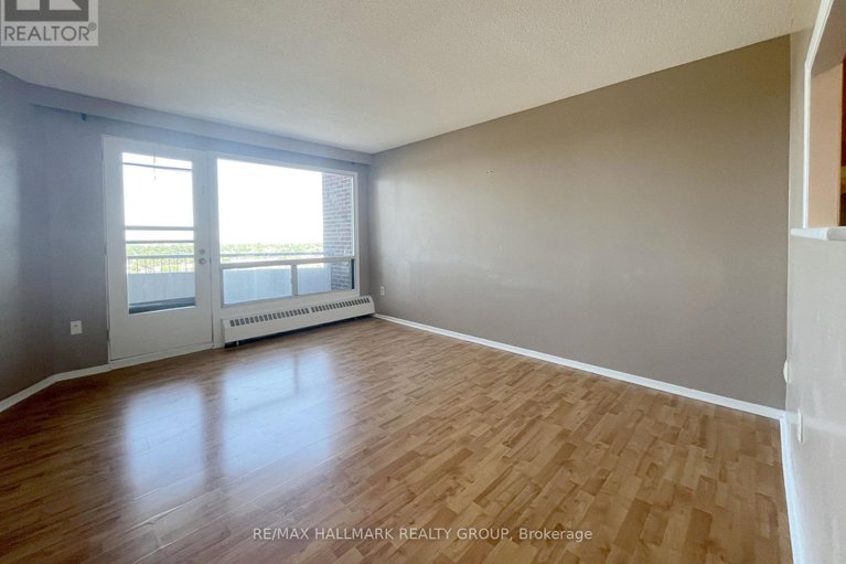 28636839/1015-20-chesterton-drive/borden-farmstewart-farmcarleton-heightsparkwood-hills/ottawa/ontario/K2E6Z7_8