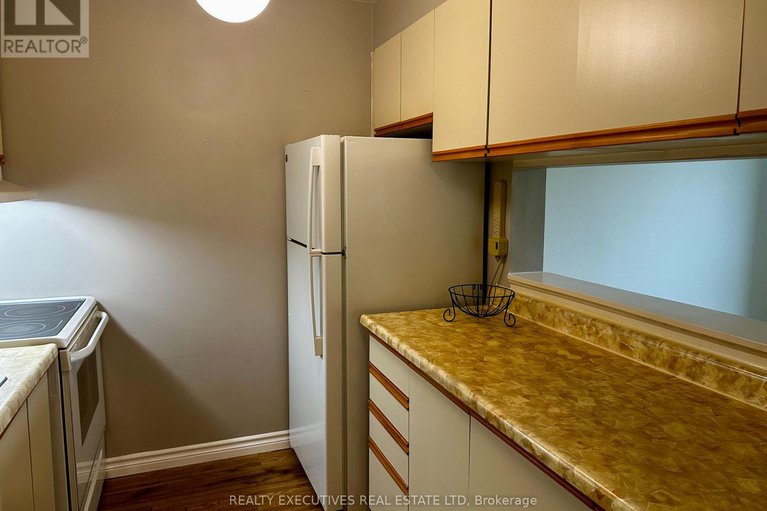 28795626/408-214-viewmount-drive/borden-farmstewart-farmcarleton-heightsparkwood-hills/ottawa/ontario/K2E7X3_4