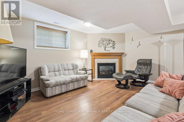 28546578/131-arrowwood-drive/stittsville-south/ottawa/ontario/K2S2G3_37