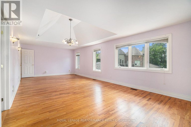 28638779/1702-ortona-avenue/carleton-heights/ottawa/ontario/K2C1W7_17
