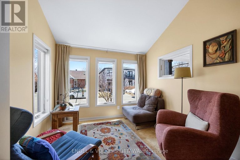 29617139/424-lochaber-avenue/westboro-west/ottawa/ontario/K2A0A6_27