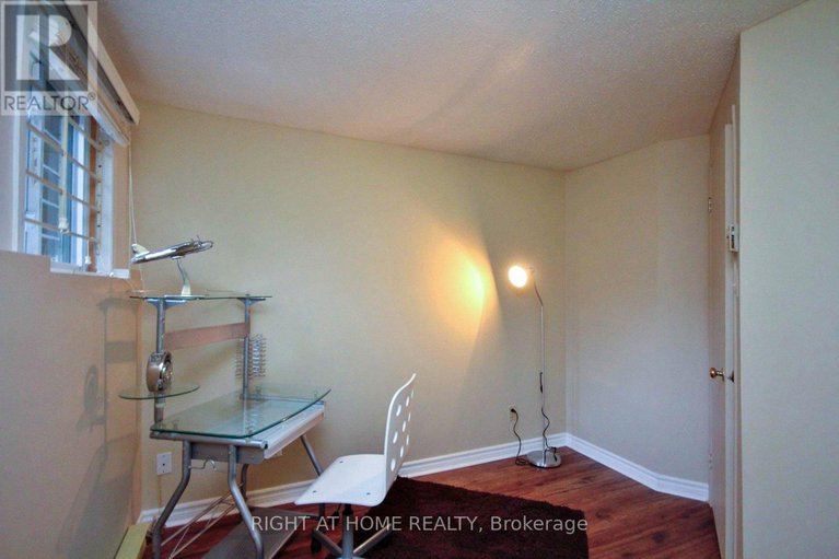 28367291/a-311-presland-road/overbrookcastle-heights/ottawa/ontario/K1K2B6_10