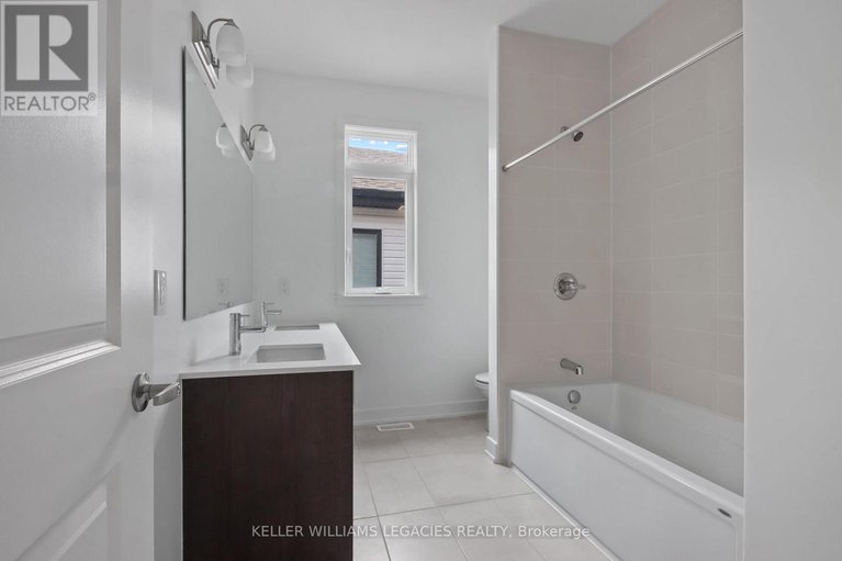 28608442/11-mendoza-way/emerald-meadowstrailwest/ottawa/ontario/K2S1B6_20