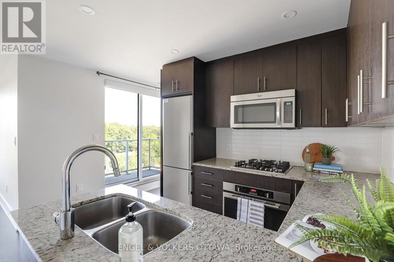 28825352/813-7-marquette-avenue/vanier/ottawa/ontario/K1L8A7_4