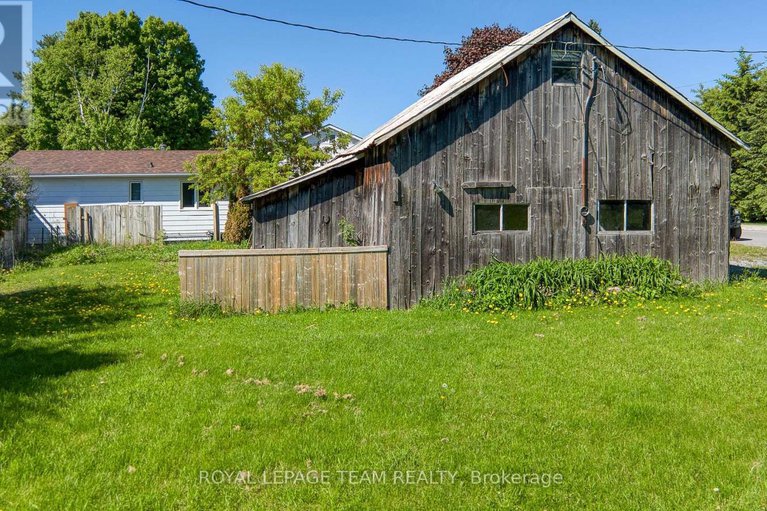 28435512/24-mercer-street/almonte/mississippi-mills/ontario/K0A1A0_14
