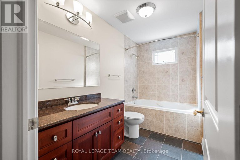 28939974/3-millbrook-crescent/city-viewskylinefisher-heightsparkwood-hills/ottawa/ontario/K2E5B6_26