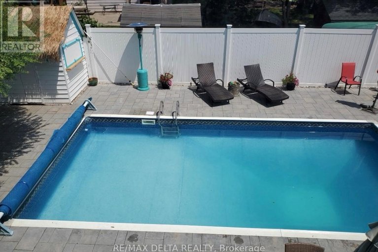 29629374/13-parklane-court/blackburn-hamlet/ottawa/ontario/K1B3H3_32