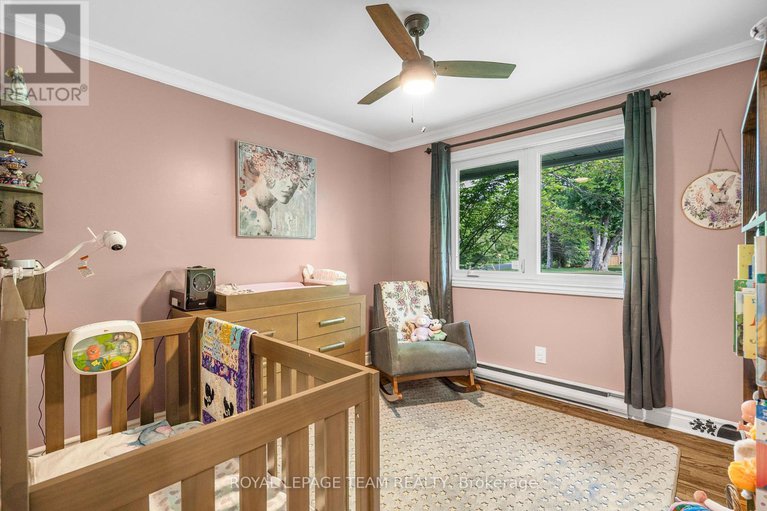 28484495/37-promenade-avenue/pineglencountry-place/ottawa/ontario/K2E5X7_27