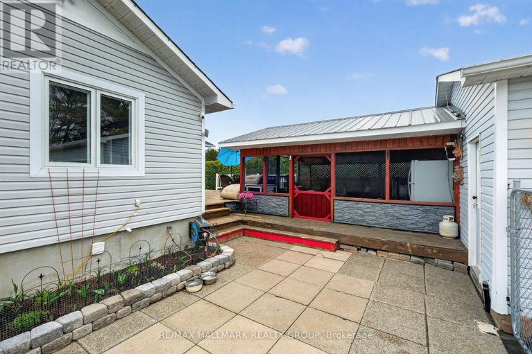 29678408/3821-indian-creek-road/clarencerockland-twp/clarence-rockland/ontario/K0A2A0_35