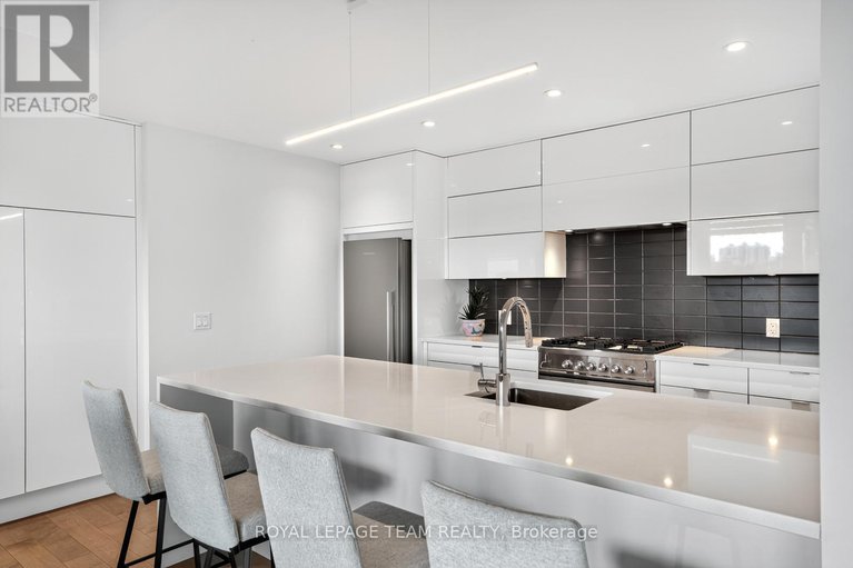 29177023/608-135-barrette-street/vanier/ottawa/ontario/K1L7Z9_16