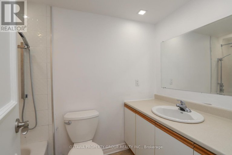 29126397/416-555-brittany-drive/viscount-alexander-park/ottawa/ontario/K1K4C5_16