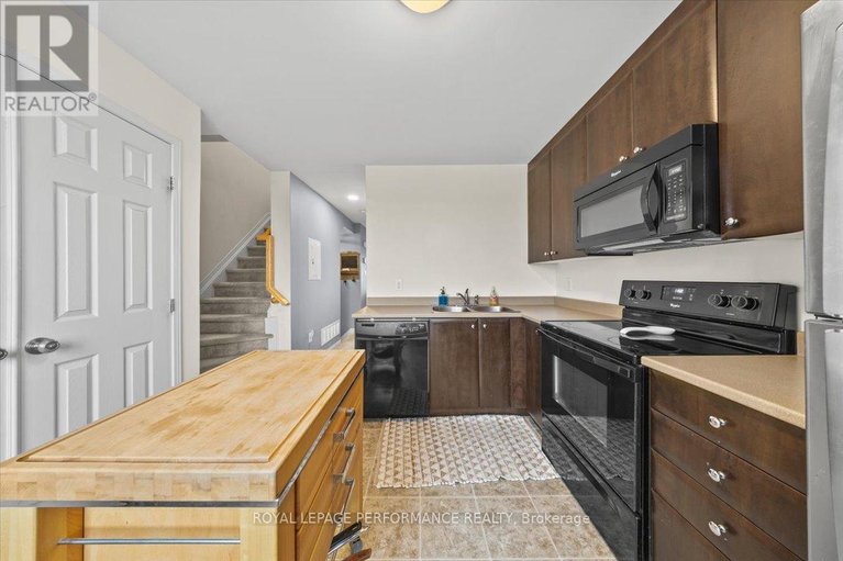 29463572/232-shanly-private/stonebridge/ottawa/ontario/K2J5X6_17