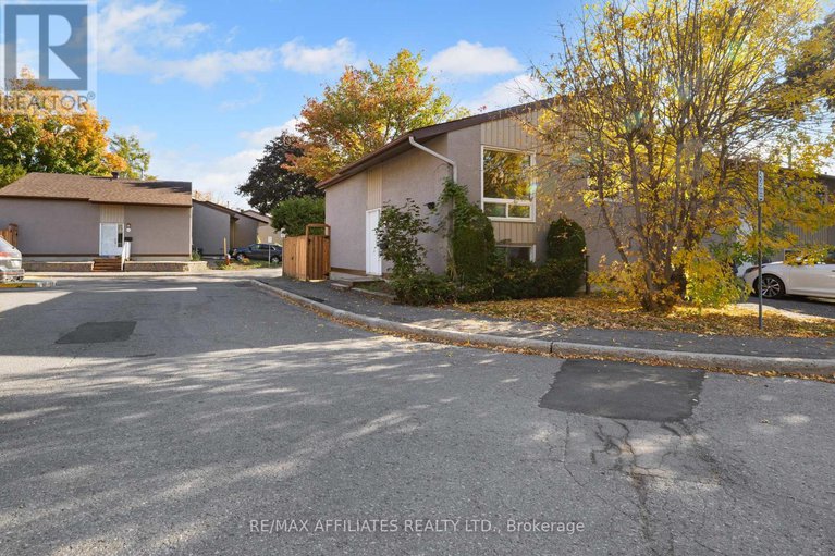 28964086/306-woodfield-drive/tanglewood/ottawa/ontario/K2G3W9_1