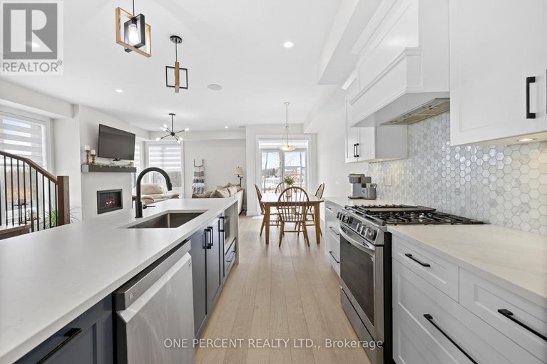 29560039/238-bristol-crescent/kemptville/north-grenville/ontario/K0G1J0_9