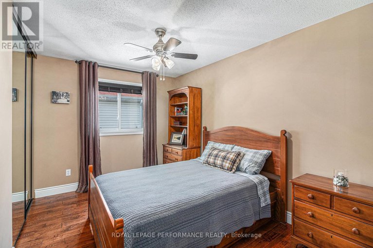 28727243/887-bideford-street/fallingbrookridgemount/ottawa/ontario/K4A2C4_21