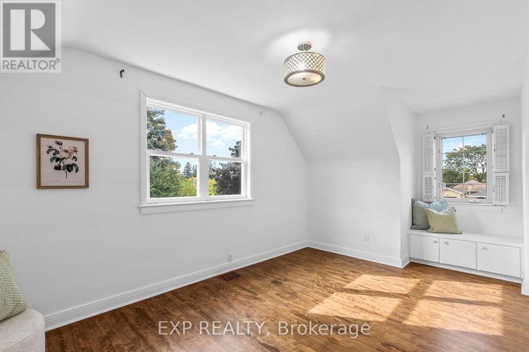 28892855/576-donald-street/overbrookcastle-heights/ottawa/ontario/K1K1L6_16