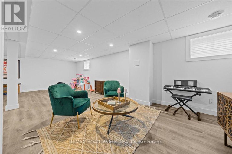 29209804/2462-dunning-road/cumberland-west/ottawa/ontario/K0A3E0_29