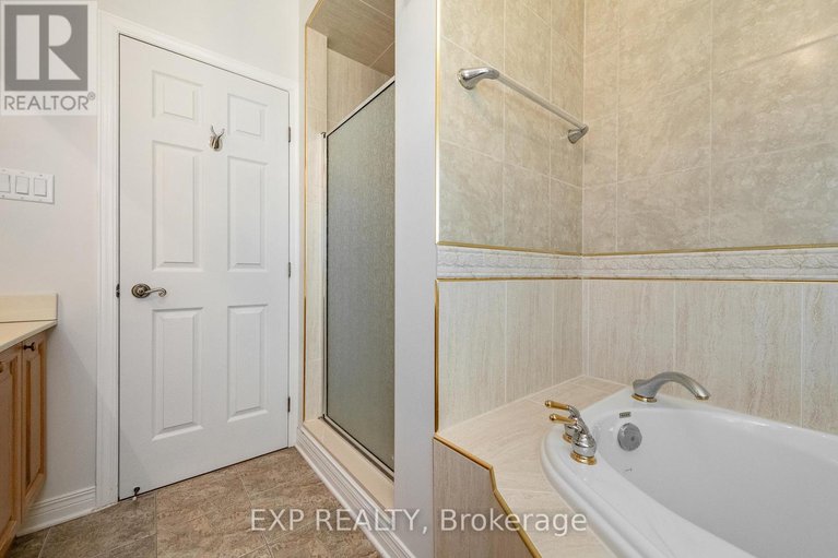 28890055/243-marilyn-avenue/mooneys-bayrevelstoke/ottawa/ontario/K1V7E4_34
