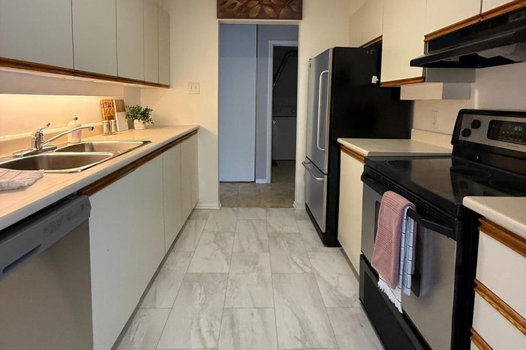 28938972/e-1033-cummings-avenue/cyrville/ottawa/ontario/K1J9K6_10