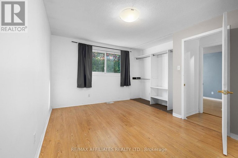 28964086/306-woodfield-drive/tanglewood/ottawa/ontario/K2G3W9_17