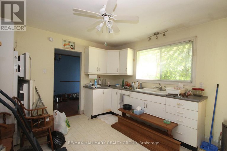 28853332/2516-page-road/orleans-village/ottawa/ontario/K1W1E2_5