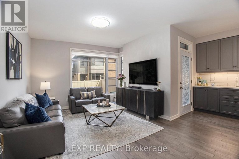 29526070/1022-lunar-glow-crescent/riverside-southgloucester-glen/ottawa/ontario/K4M0J9_5