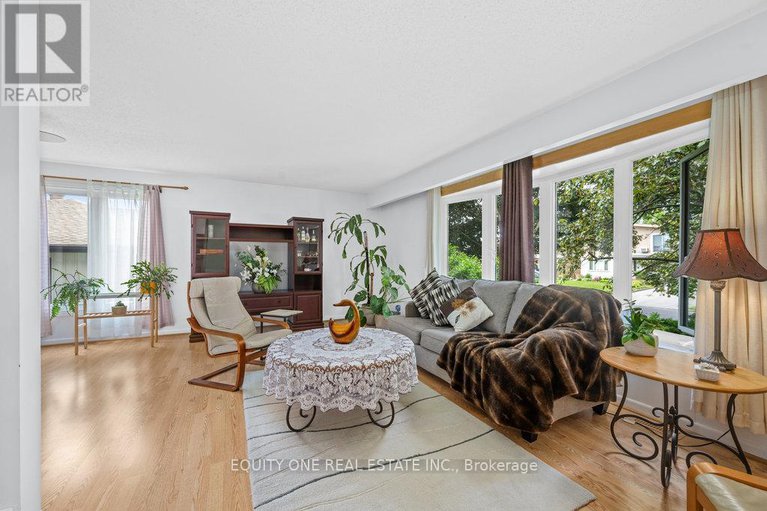 28495374/542-sirois-avenue/overbrookcastle-heights/ottawa/ontario/K1K1H4_23