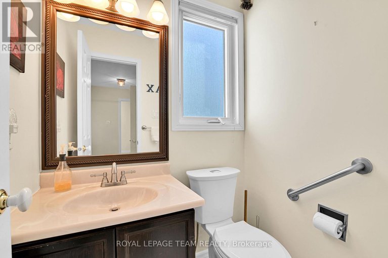 28911706/310-mceachern-crescent/bilberry-creekqueenswood-heights/ottawa/ontario/K1E3K2_6