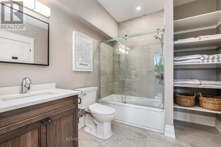 28406441/396-shoreway-drive/greely/ottawa/ontario/K4P0G2_18