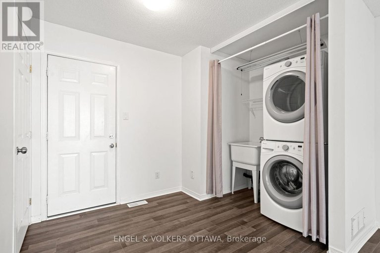 28991870/142-wharhol-private/westcliffe-estates/ottawa/ontario/K2H1G5_27