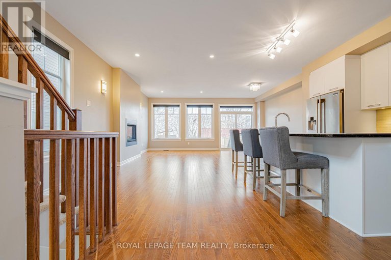 28252866/768-cedar-creek-drive/blossom-parkkemp-parkfindlay-creek/ottawa/ontario/K1T0B2_8