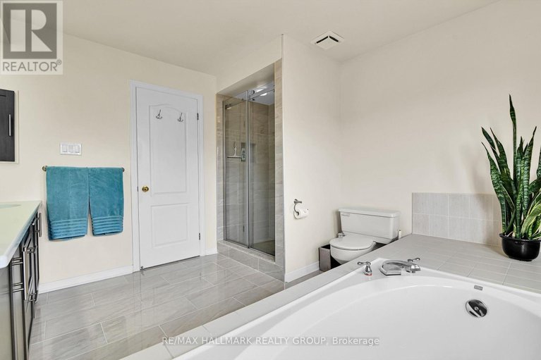 29674273/21-hime-crescent/hunt-club-park/ottawa/ontario/K1G4S1_20