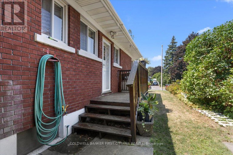 28744577/2146-rushton-road/mckellar-heightsglabar-park/ottawa/ontario/K2A1N7_34